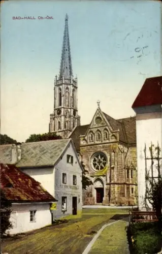 Ak Bad Hall Oberösterreich, Farbige , Kirche mit Turm, Häuser, Straße