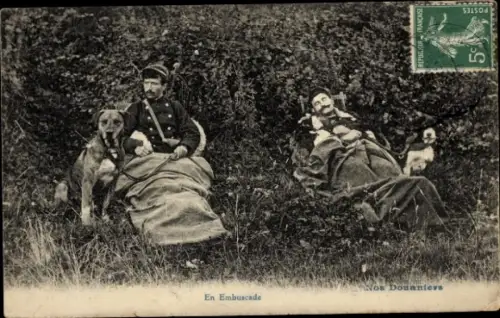 Ak Französische Zollbeamten, im Hinterhalt