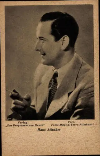 Ak Schauspieler Hans Söhnker mit Zigarette, Seitenportrait