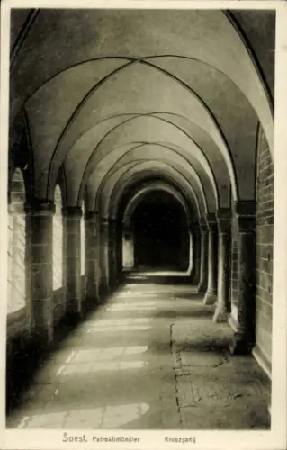 Ak Soest in Westfalen,  Patroklimünster, Kreuzgang,  Architektur