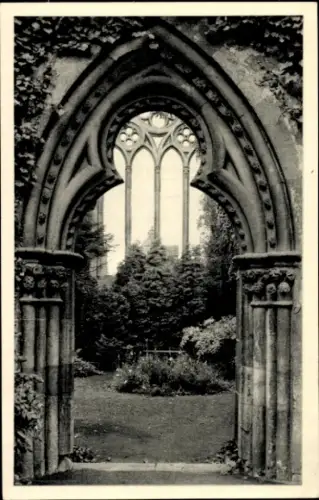 Ak Lippstadt in Westfalen, Portal der Stiftsruine, gotischer Bogen, Gartenblick
