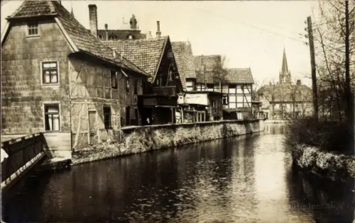 Foto Ak Detmold am Teutoburger Wald, Häuser am Fluss