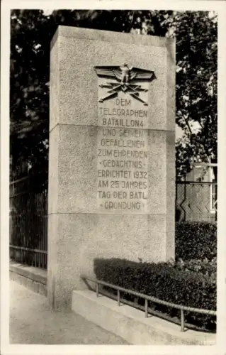 Foto Ak Karlsruhe in Baden, Denkmal, Dem Telegraphen-Bataillon 4