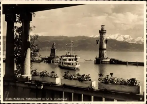 Ak Lindau im Bodensee, Hafeneinfahrt, Schiff MS Deutschland, Leuchtturm