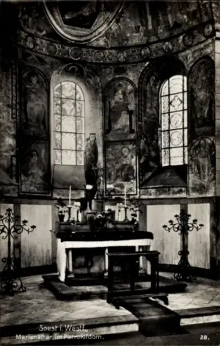 Ak Soest in Westfalen, Marienaltar, Kircheninnenraum, Fenster, Kerzen, Statue