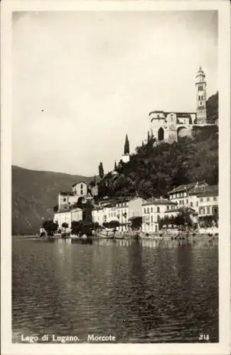 Ak Morcote Lago di Lugano Kanton Tessin, Lago di Lugano,  Wasseransicht, Gebäude, Berg, Uhrturm