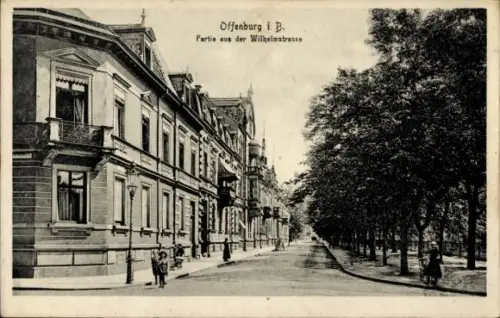 Ak Offenburg in Baden Schwarzwald, Offenburg i B, Partie aus der Wilhelmstrasse, Straßenansich...