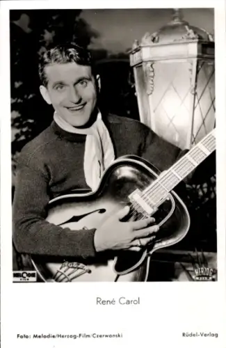 Ak Sänger Rene Carol in Südliche Näche, Portrait mit Gitarre