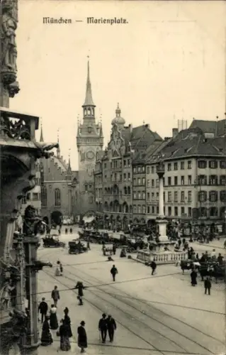 Ak München, München Marienplatz,  Gebäude, Straßenverkehr, Menschen