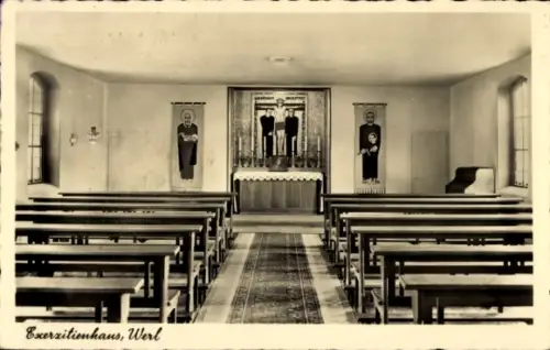 Ak Werl in Westfalen, Innenansicht eines Raumes, Altar mit Bildern, Bänke, Teppich