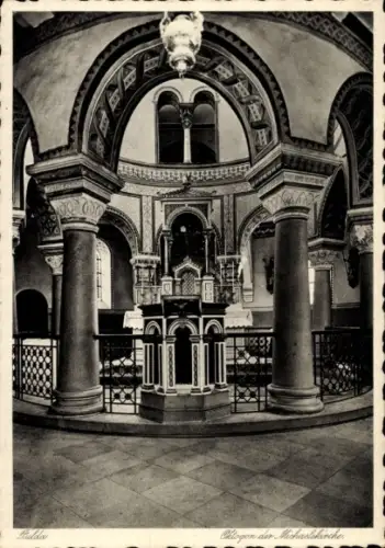 Ak Fulda in Hessen, Innenansicht der Michaelskirche, Säulen, Altar,  Architektur