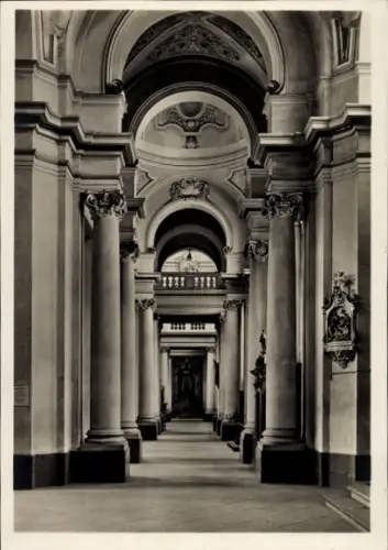 Ak Fulda in Hessen, Kunstvolle Säulen, lange Flure,  Architektur, Fulda Dom