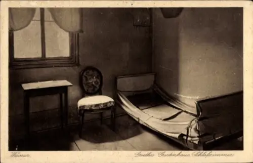 Ak Weimar in Thüringen, Goethe, Schlafzimmer, Goethes Garbenhaus, Stuhl, Tisch, Fenster