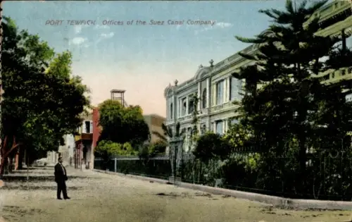 Ak Port Tewfik Suez Port Ägypten, Bürogebäude der Suez Canal Company, Stadtansicht, Bäume im V...
