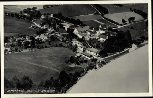 Ak Jettenbach am Inn Oberbayern, Luftaufnahme von  Obb., Landschaft, Gebäude, Wasser