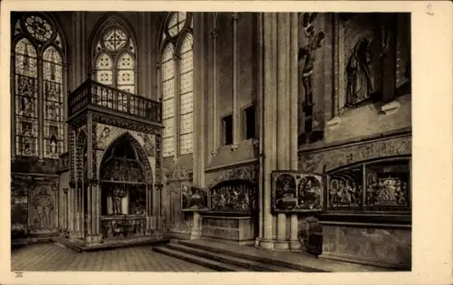 Ak Marburg an der Lahn, Innenansicht, St. Elisabethkirche, Mausoleum, Altar, Marburg