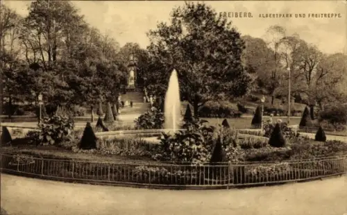 Ak Freiberg in Sachsen,  Albertpark, Freitreppe, Brunnen, Bäume, Sträucher