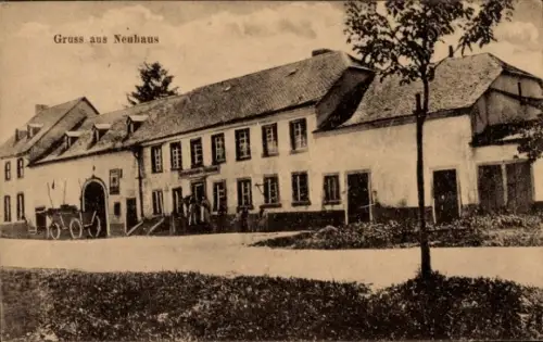 Ak Neuhaus an der Elbe, Gruss aus  Gebäude mit Pferdewagen, Bäume, Menschen