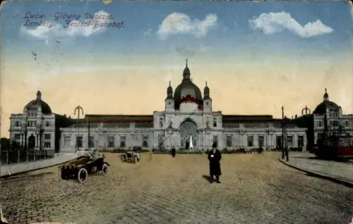 Ak Lwów Lemberg Ukraine, Zentralbahnhof, Straßenseite