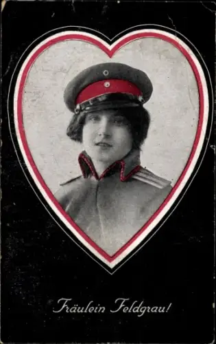 Passepartout Ak Fräulein Feldgrau, Frau in Uniform, Herz