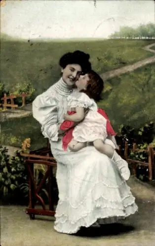 Ak Frau im weißen Kleid, Kind auf dem Schoß