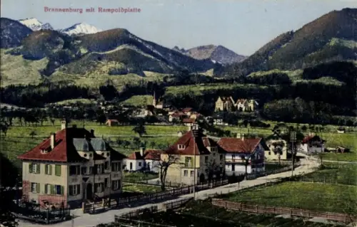 Ak Brannenburg in Oberbayern, Brannenburg mit Rampoldplatte, Berge, Häuser, Landschaft