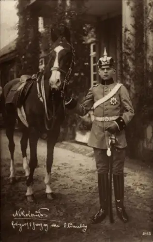 Ak Erbgroßherzog Nikolaus von Oldenburg, Portrait in Uniform, mit Pferd