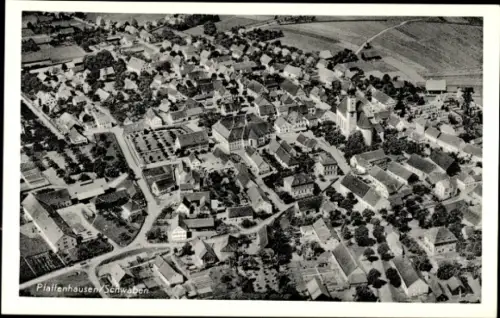 Ak Pfaffenhausen in Oberschwaben Unterallgäu, Luftaufnahme von  Schwaben, viele Häuser, Bäume, St