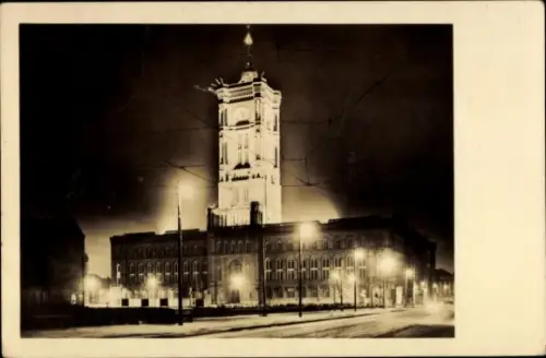 Ak Berlin, Rathaus bei Nacht