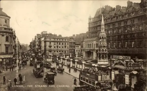 PC London City England, Strand, Charing Cross