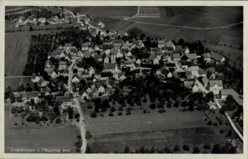 Ak Emerkingen in Württemberg, Luftaufnahme von  Häuser, Straßen, Bäume