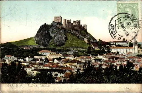 Ak Leiria Portugal, Panorama vom Ort mit Schloss