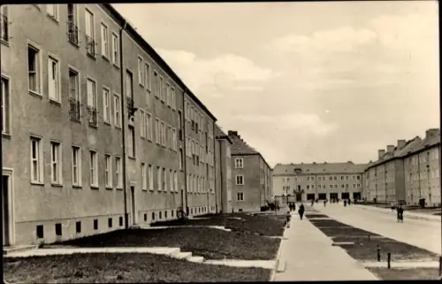 Ak Hoyerswerda in der Oberlausitz, Blick in die Steinstraße, Wohnhäuser