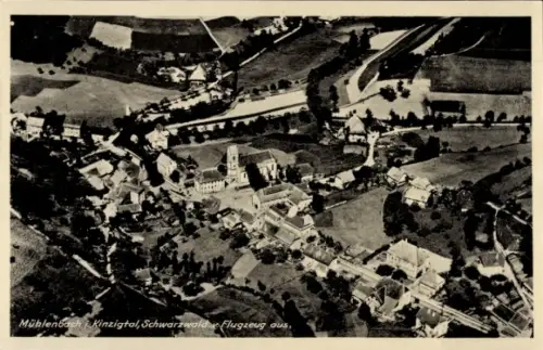 Ak Mühlenbach im Schwarzwald, Luftaufnahme von  Schwarzwald, Text: Mühlenbach Kinzigtal, Flugzeug