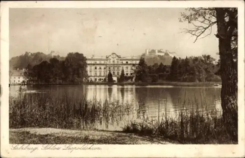 Ak Leopoldskron Salzburg in Österreich, Schloss Leopoldskron, See, Bäume, Landschaft