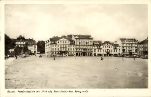 Ak Kassel in Hessen,  Friedrichsplatz, Blick auf Rotes Palais, Königstraße