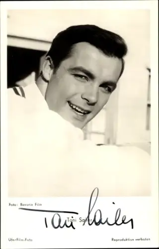 Ak Schauspieler und Skirennläufer Toni Sailer, Portrait, Ufa Film, Der schwarze Blitz, Autogramm