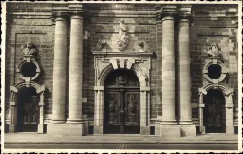 Ak Mechelen Mecheln Malines Flandern Antwerpen, Voorgevel van de Kerk O. L. Vrouw, Eingangsportal