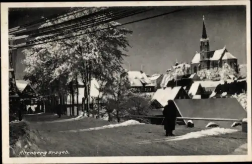 Ak Altenberg im Erzgebirge, Dorfidyll mit Kirche im Winter