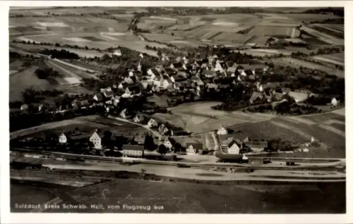 Ak Sulzdorf Schwäbisch Hall in Württemberg, Luftaufnahme von  Kreis Schwäb. Hell, ländliche Umgeb