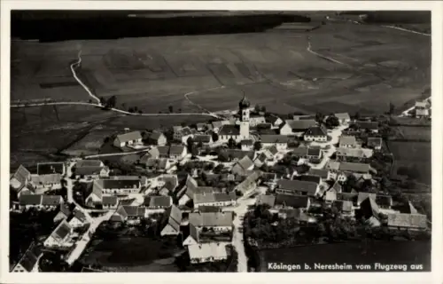 Ak Kösingen Neresheim in Württemberg, Luftaufnahme von  Dorfansicht, Felder im Hintergrund