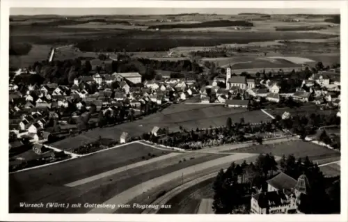 Ak Bad Wurzach in Oberschwaben, Luftaufnahme von  Gottesberg, Häuser, Felder, Straßen