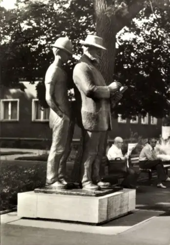 Ak Berlin Mitte, Köllnischer Park, Denkmal Heinrich Zille, von Prof. Heinrich Drake