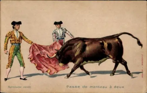 Künstler Ak Stierkampf, Passe de manteau à deux
