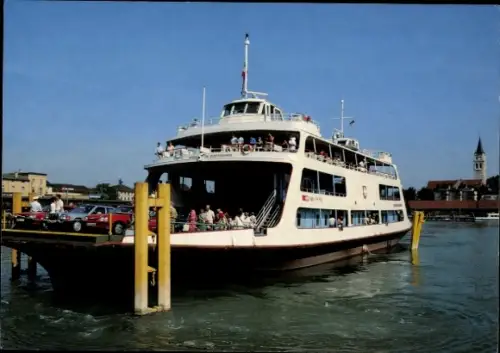 Ak Bodensee, Autofähre im Romanshorner Hafen beim Anlegen