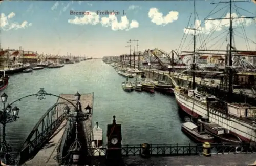 Ak Hansestadt Bremen,  Freihafen I, Hafenansicht, Schiffe, Brücke, Laternen