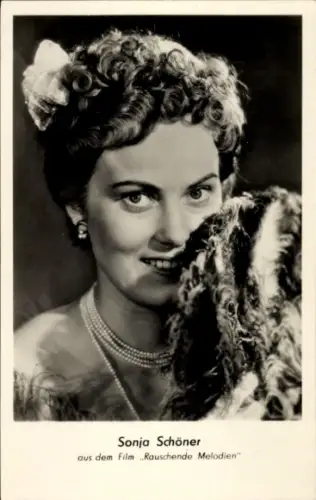 Ak Schauspielerin Sonja Schöner, Rauschende Melodien, Portrait