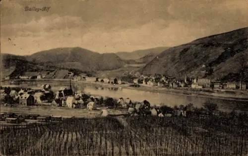 Ak Alf an der Mosel, Landschaft mit Fluss, Hügeln, Häusern, Beschriftung 'Ballay-Alf'