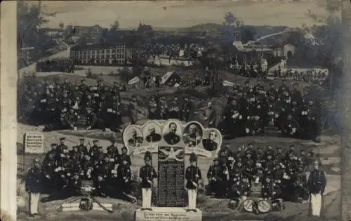 Ak Kaiser Wilhelm II., Deutsche Soldaten in Uniformen