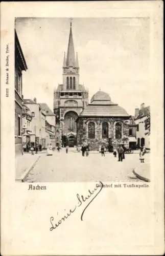 Ak Aachen in Nordrhein Westfalen, Domhof mit Taufkapelle